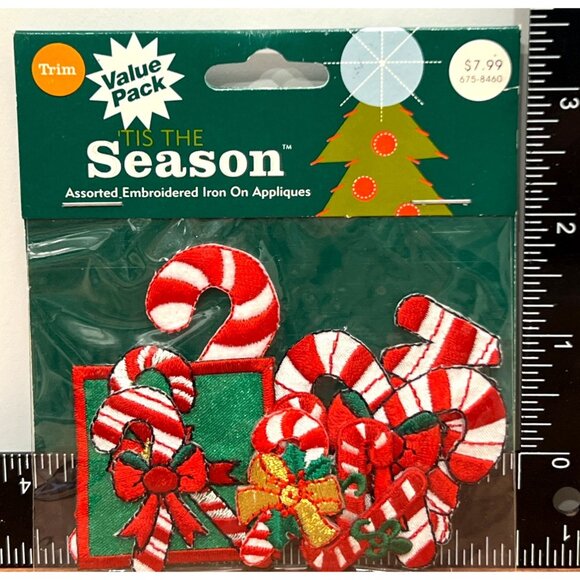 Assorted Embroidered Iron-On Christmas Appliques Value Pack  AP12525-123 - Picture 1 of 3